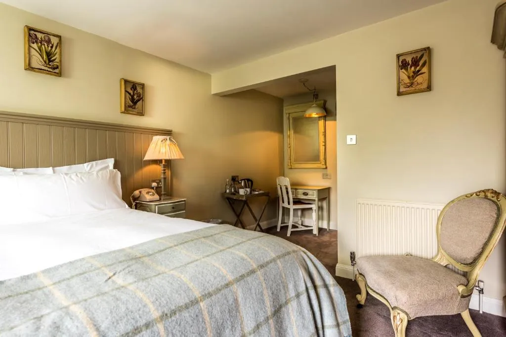 Classic Twin @ Widbrook Grange