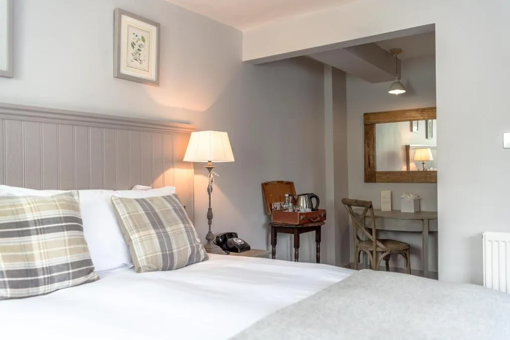 Classic Twin @ Widbrook Grange