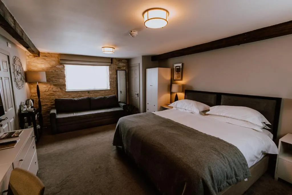 Deluxe Double Family Room for 3 @ Widbrook Grange