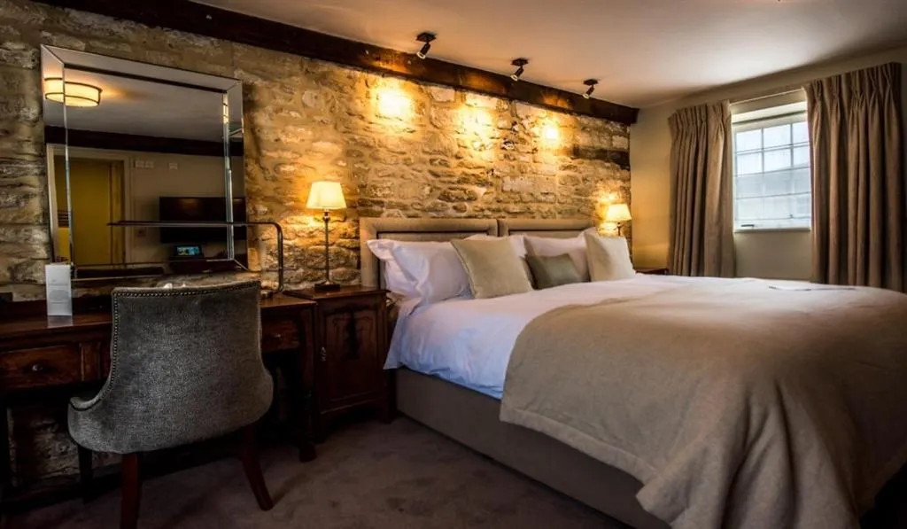 Deluxe Double Family Room for 4 @ Widbrook Grange