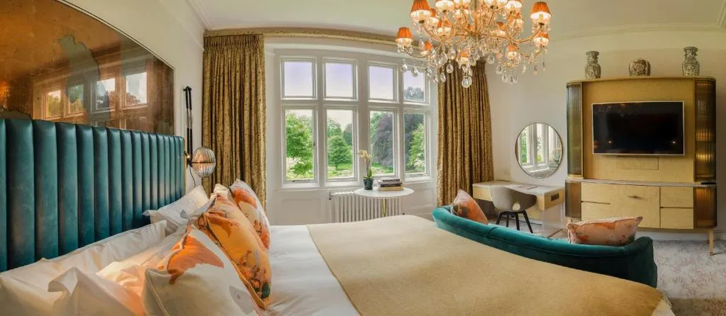 Elegant Room @ Homewood Hotel and Spa