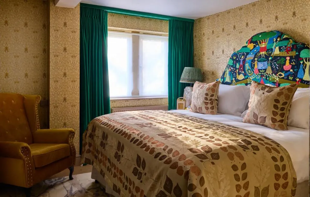 Mews Cozy Luxe @ Homewood Hotel and Spa