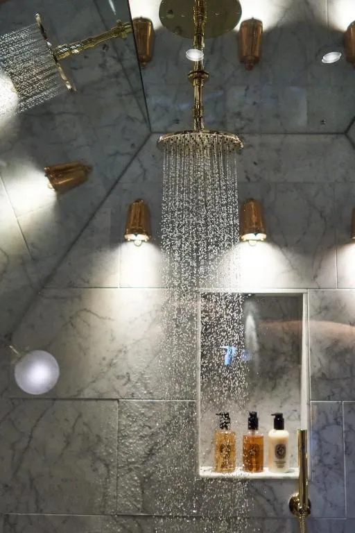 Mews Cozy Luxe @ Homewood Hotel and Spa