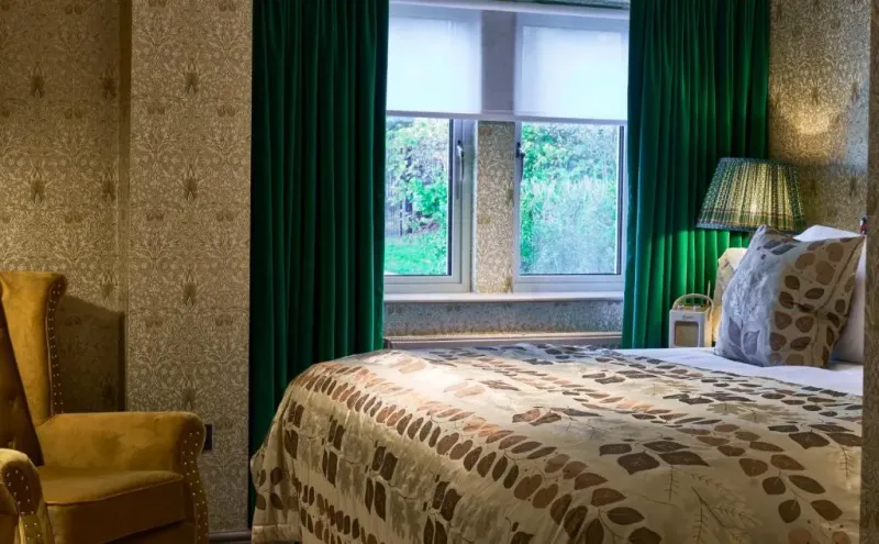 Mews Cozy Luxe @ Homewood Hotel and Spa