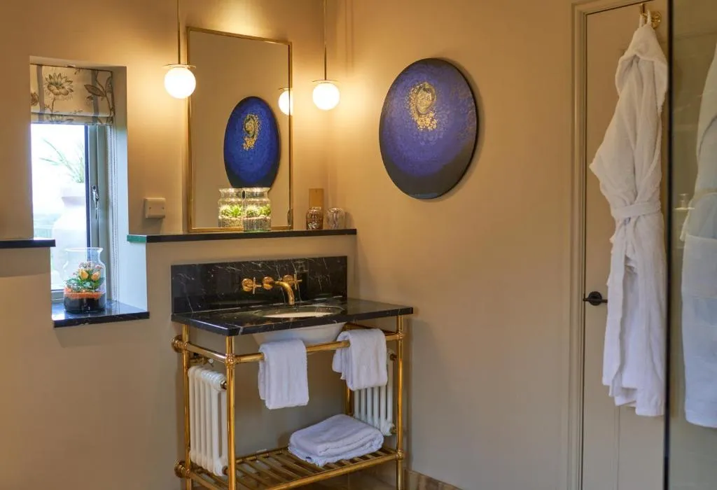 Mews Marvelous Room @ Homewood Hotel and Spa