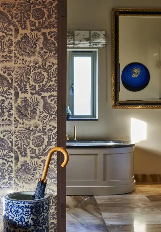 Mews Marvelous Room @ Homewood Hotel and Spa