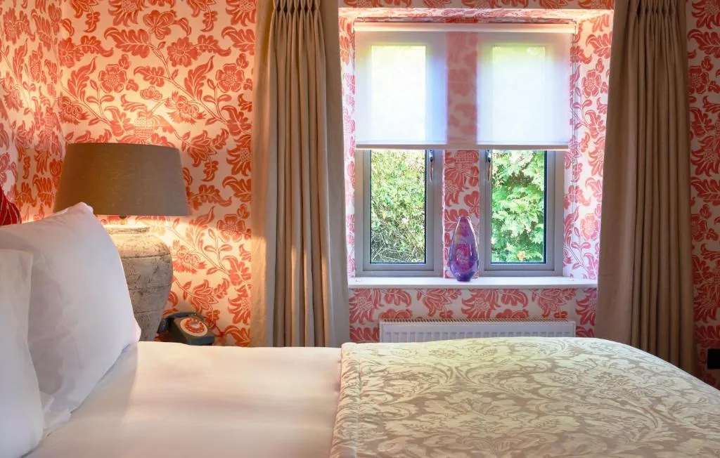 Mews Hot Tub Suite @ Homewood Hotel and Spa