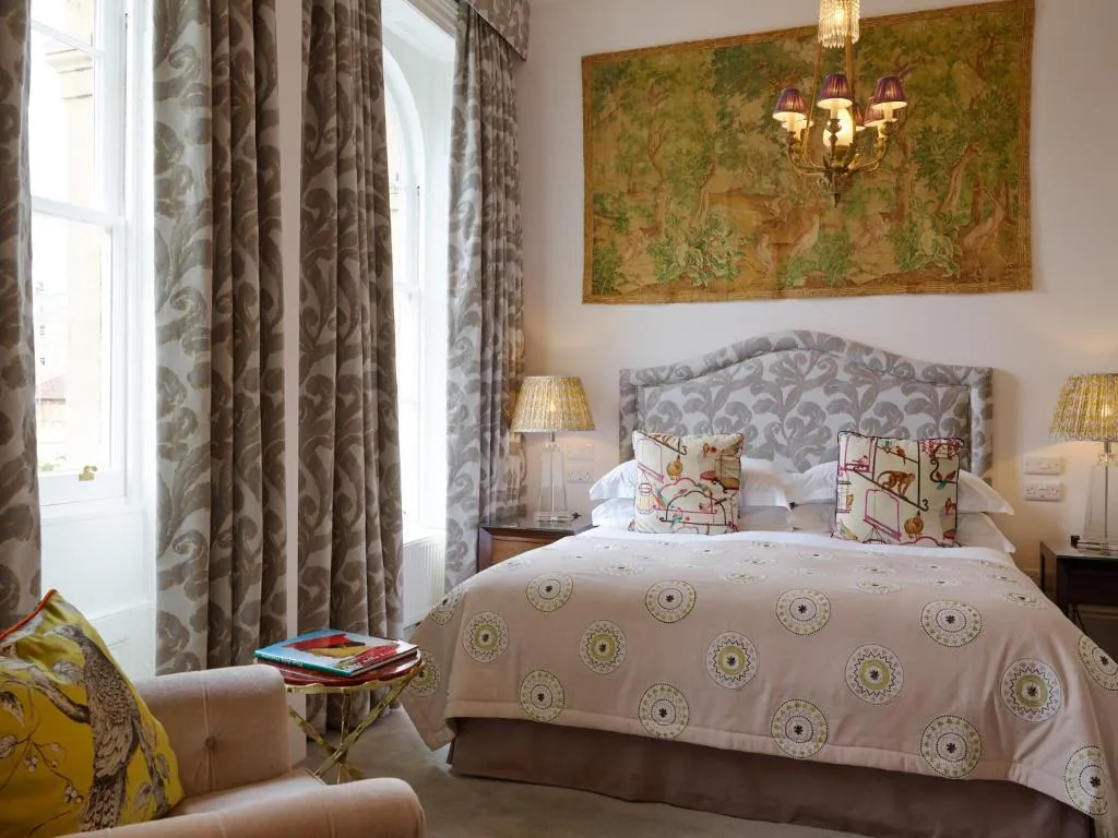 Abbey Deluxe @ The Bird  Bath