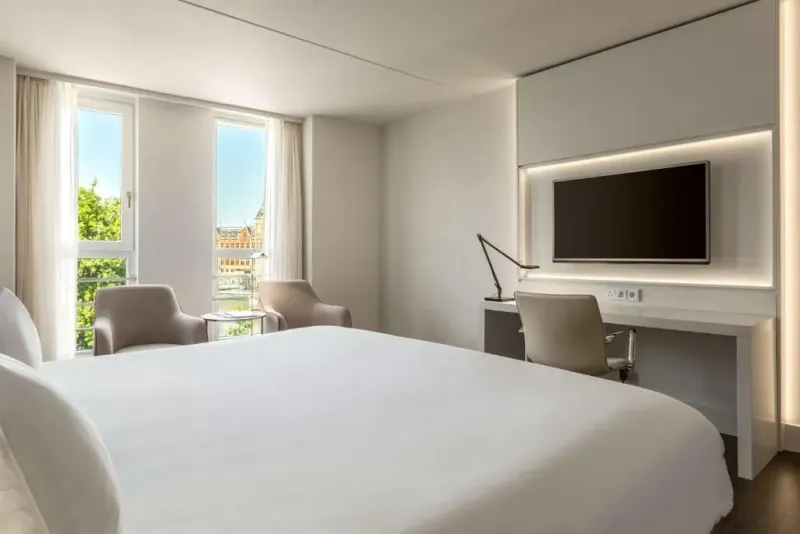 Superior Room with View @ NH Collection Amsterdam Barbizon Palace
