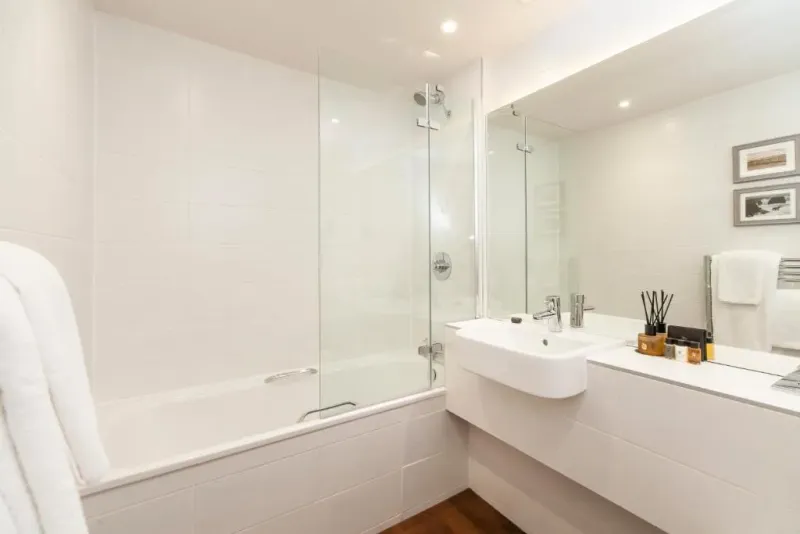 The House Superior Room @ The Roseate Edinburgh