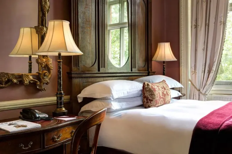 Cosy Double Room @ The Gore Hotel   Starhotels Collezione
