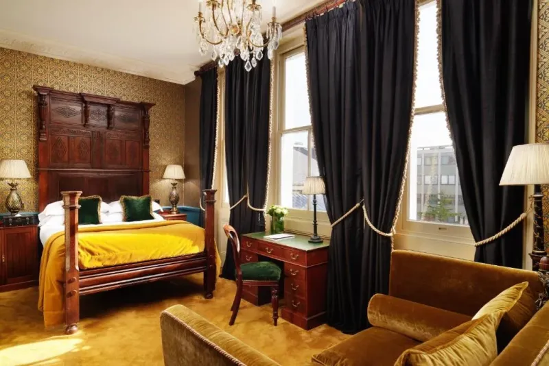 Deluxe Double Room @ The Gore Hotel   Starhotels Collezione