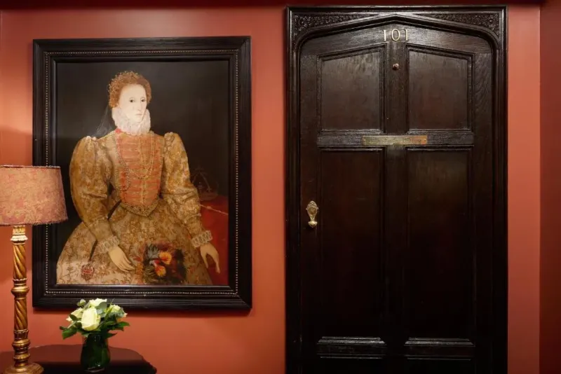 Tudor Suite  @ The Gore Hotel   Starhotels Collezione