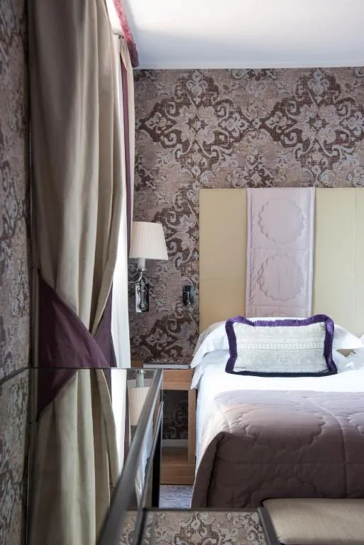 Deluxe Triple Room @ Splendid Venice   Starhotels Collezione
