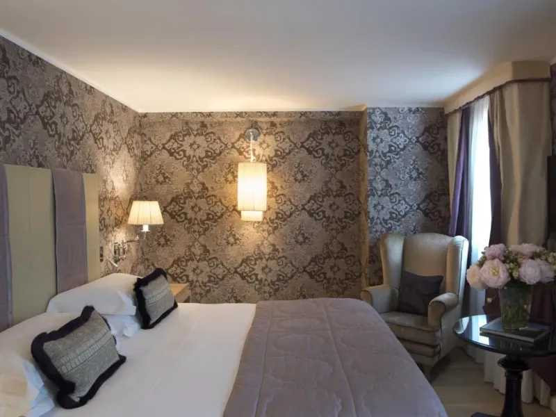 Deluxe Double Room with Canal View @ Splendid Venice   Starhotels Collezione