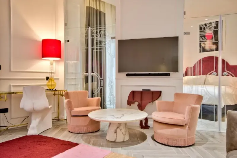 Deluxe Suite  Double Twin  @ HOLM Boutique and Spa