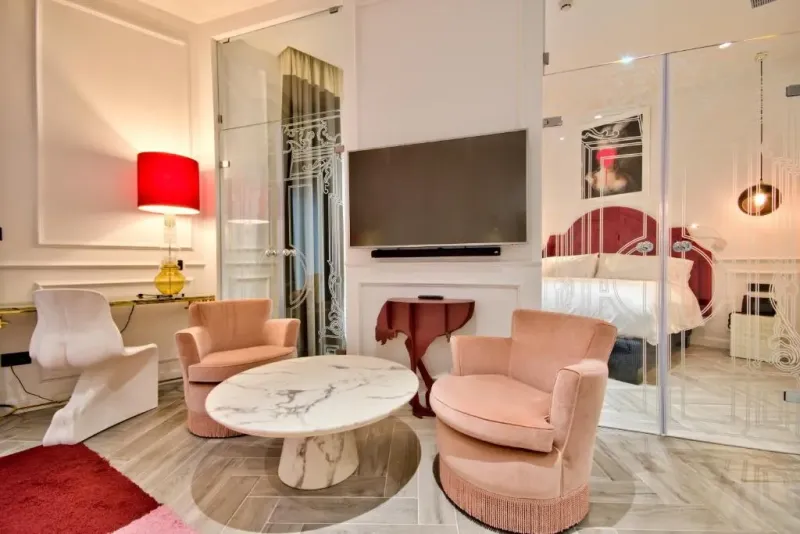 Deluxe Suite  Double Twin  @ HOLM Boutique and Spa