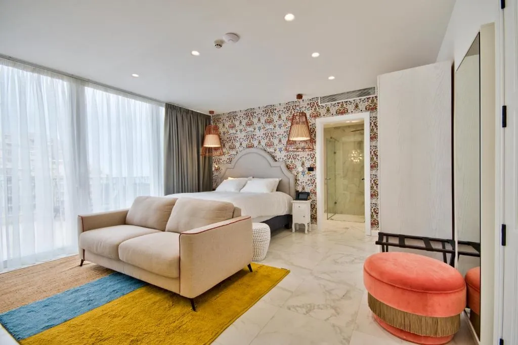 Executive Suite with Outdoor Spa Bath  amp  Kitchenette @ HOLM Boutique and Spa