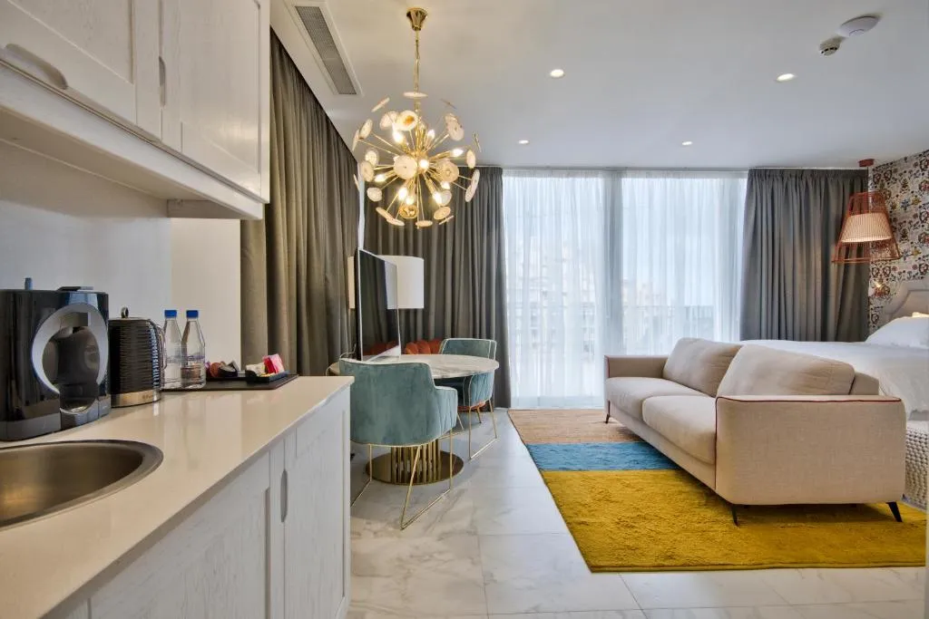 Executive Suite with Outdoor Spa Bath  amp  Kitchenette @ HOLM Boutique and Spa