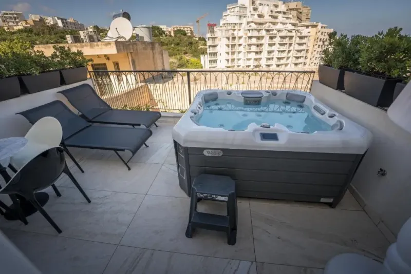 Executive Suite with Outdoor Spa Bath  amp  Kitchenette @ HOLM Boutique and Spa