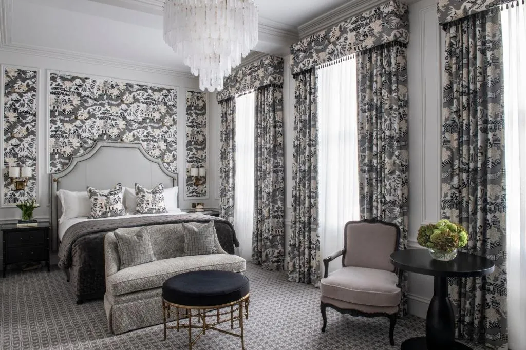 Luxury Suite @ The Kensington