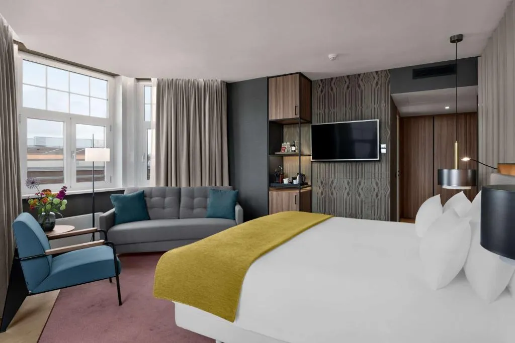 Junior Suite with View @ NH Collection Amsterdam Flower Market