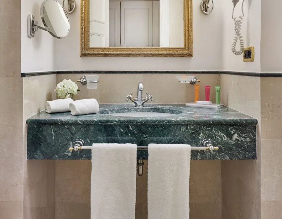 Classic Room @ Savoy Hotel  amp  Spa