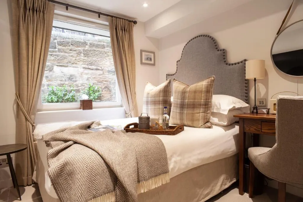 The House Petite Room @ The Roseate Edinburgh