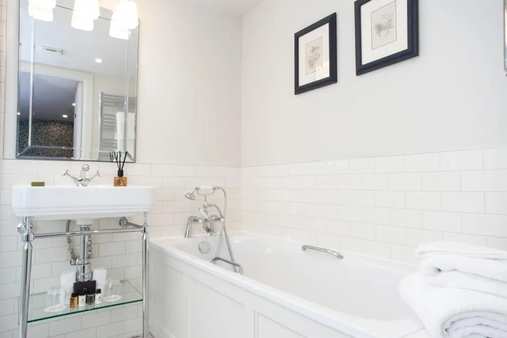 The House Suite @ The Roseate Edinburgh