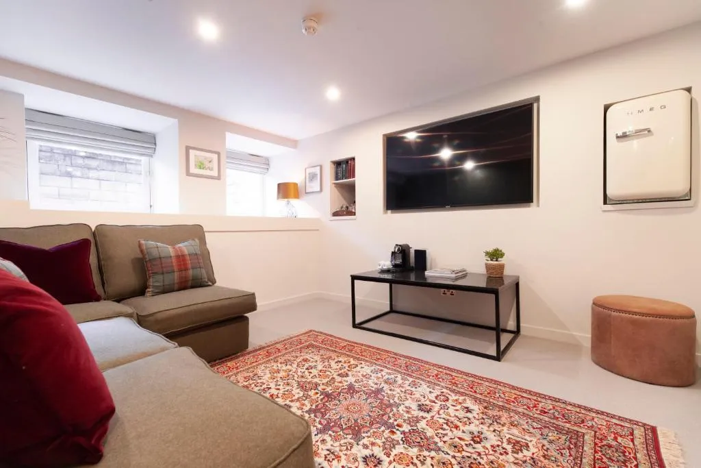 The House Suite @ The Roseate Edinburgh