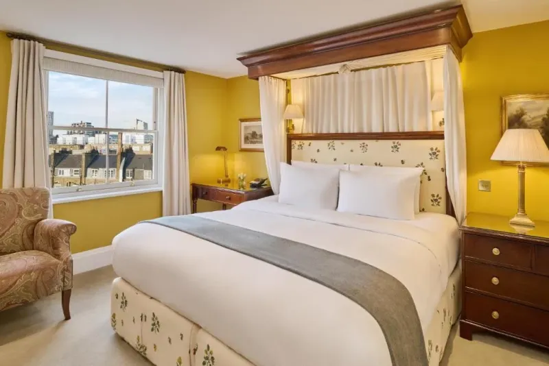 Executive King Room   1 King Bed @ Roseate House London