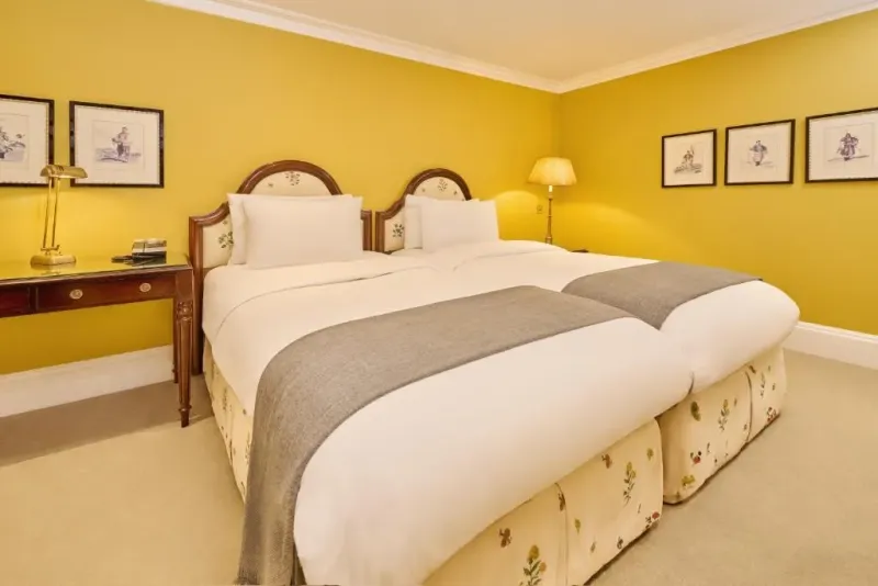 Executive Twin Room   2 Single beds @ Roseate House London