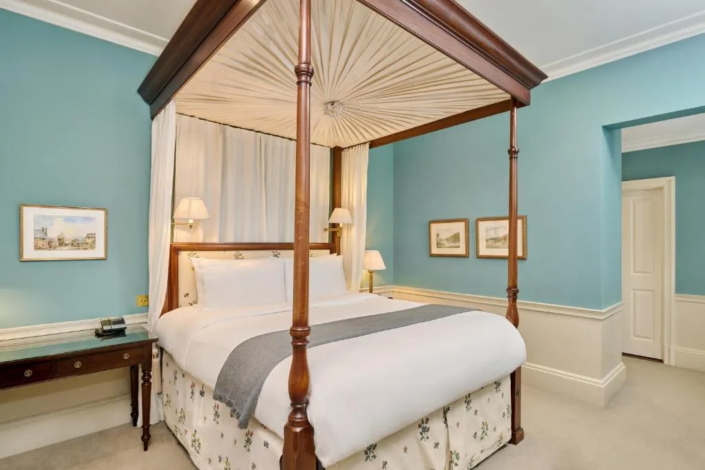 Roseate Suite @ Roseate House London