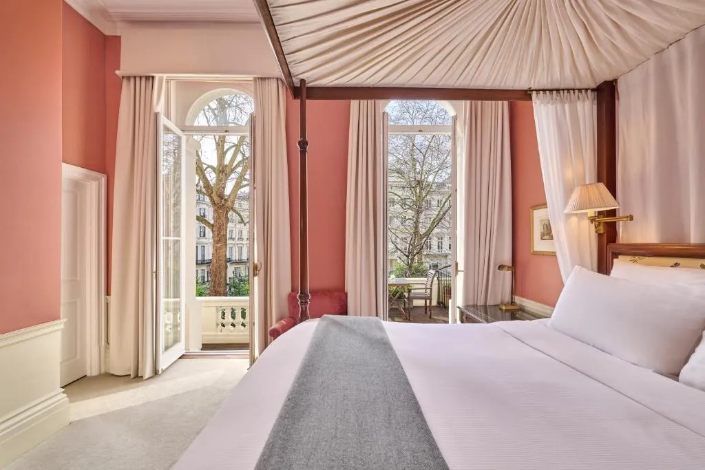 Roseate Suite with Balcony @ Roseate House London