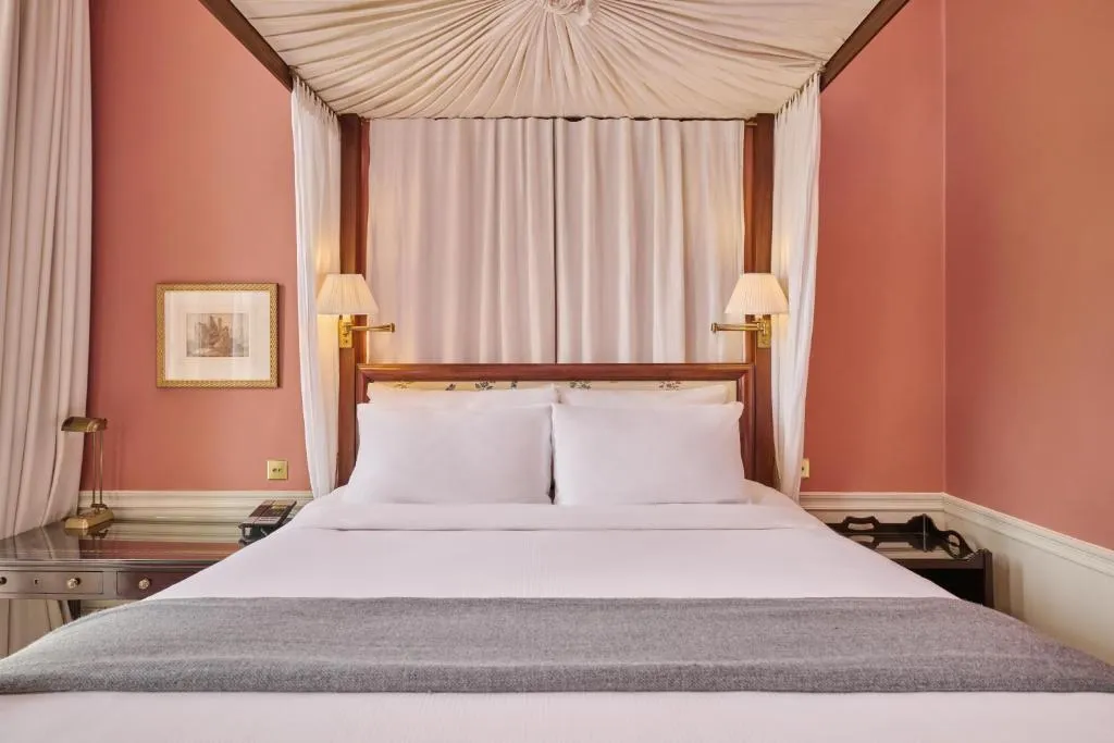 Roseate Suite with Balcony @ Roseate House London