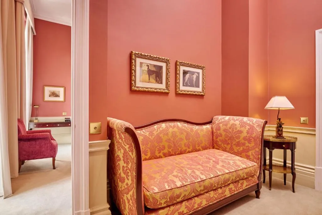 Roseate Suite with Balcony @ Roseate House London