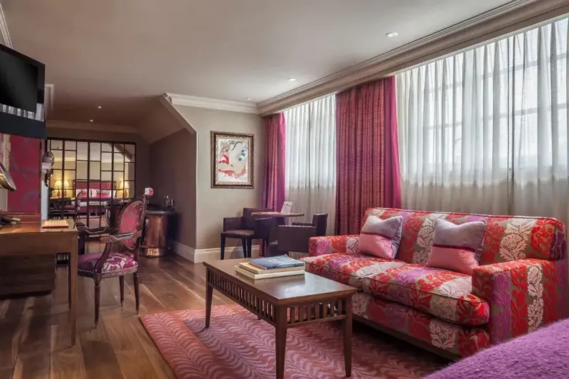 Roseate Executive Suite @ The Roseate Reading