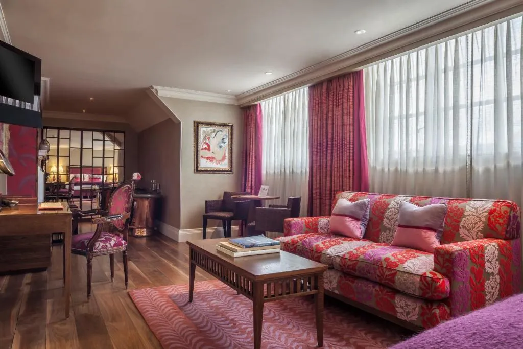 Roseate Executive Suite @ The Roseate Reading