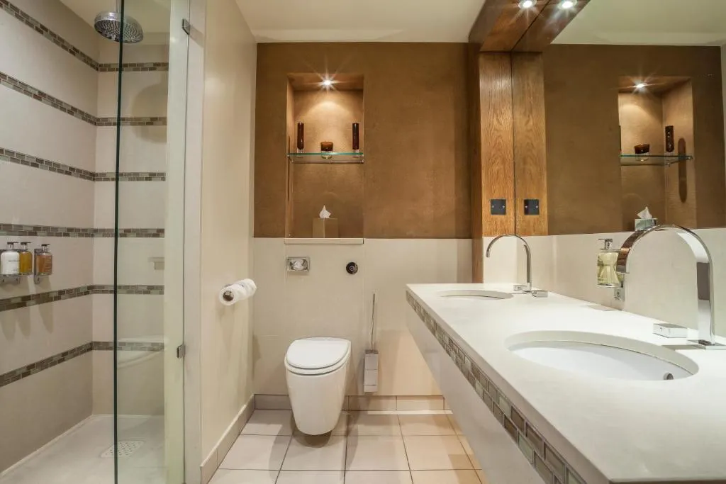 Roseate Executive Suite @ The Roseate Reading