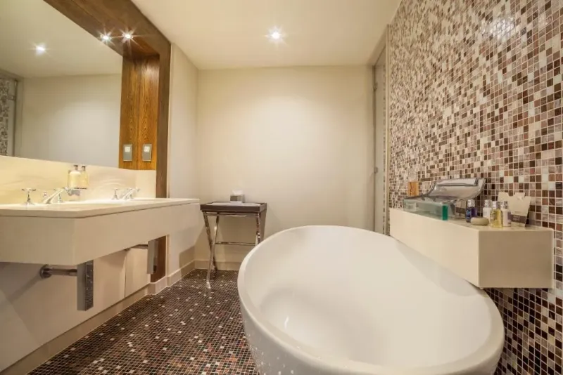 Roseate Suite @ The Roseate Reading