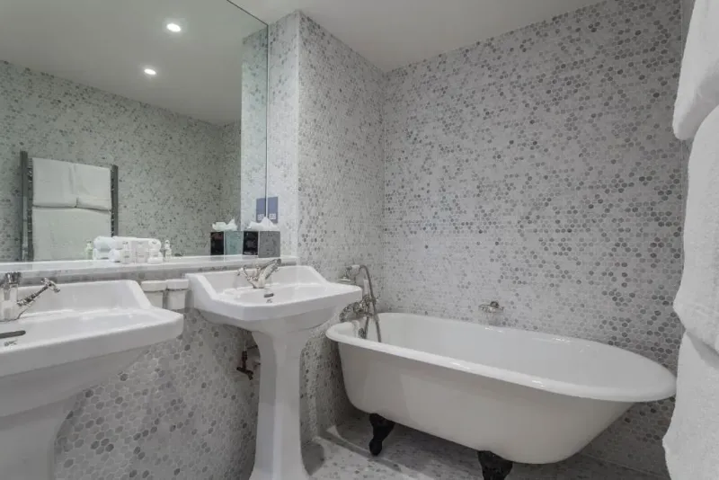 The House Junior Suite @ The Roseate Reading