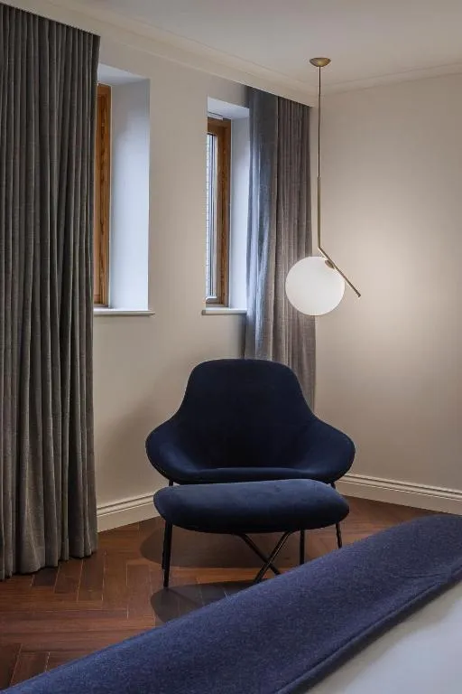 The House Junior Suite @ The Roseate Reading