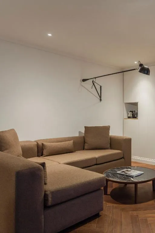 The House Premium Suite @ The Roseate Reading