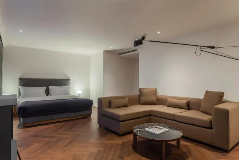 The House Premium Suite @ The Roseate Reading