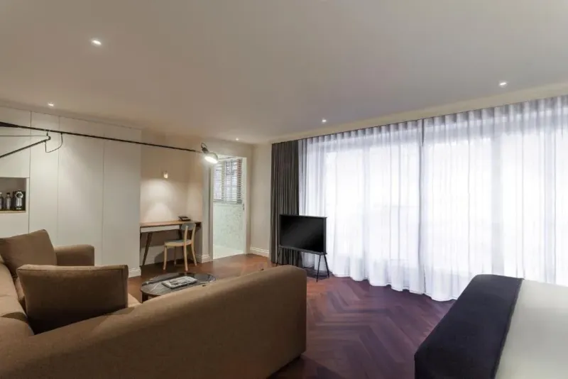 The House Premium Suite @ The Roseate Reading