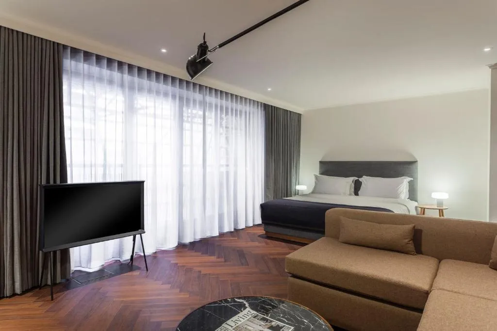 The House Premium Suite @ The Roseate Reading