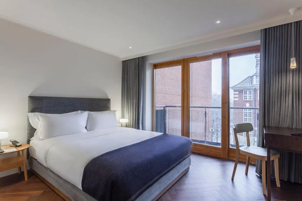 The House Room @ The Roseate Reading