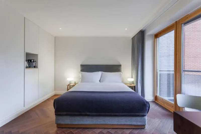 The House Room @ The Roseate Reading