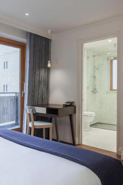 The House Room @ The Roseate Reading