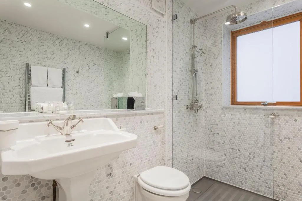 The House Room @ The Roseate Reading